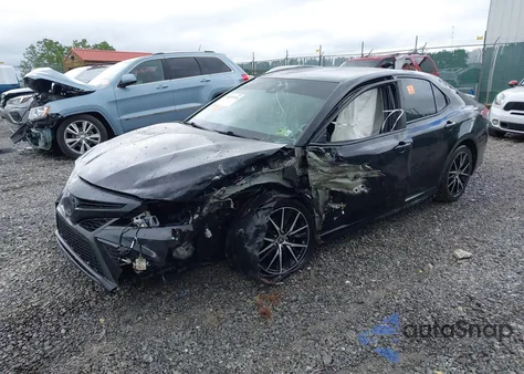 2022 Toyota Camry Se z USA, uszkodzony, nr VIN 4T1G11AK2NU076610